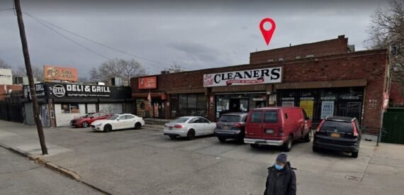 3,600 SF RETAIL SPACE / POSSIBLE DIVISION FOR LEASE