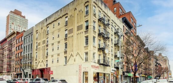 Built Restaurant on York in Upper East Side, No Fee, (Upper East Side)
