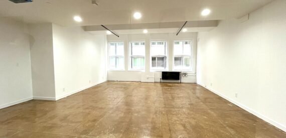 Excellent turn-key office space. Building with amenities!
