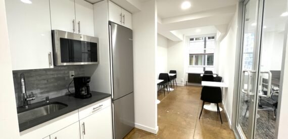 Excellent turn-key office space. Building with amenities!
