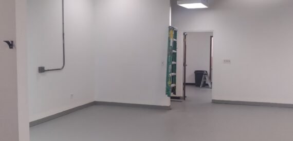 2,000 SF Corner Space FOR LEASE