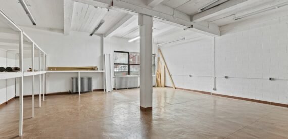 A very well maintained 6 story