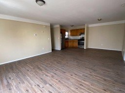 CORNER FREE MARKET RIDGEWOOD MIXED-USE BUILDING•2 APARTMENTS•1 COMMERCIAL SPACE •2 GARAGES FOR SALE