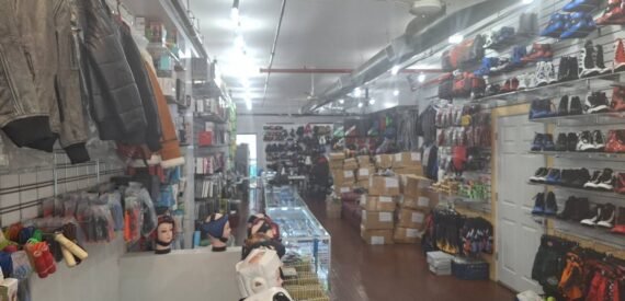 3,000 Sqft Retail Store w/ Full Basement + Parking | Sunset Park