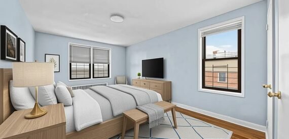 Expansive 2-Bedroom Apartment with Modern Finishes in Prime Elmhurst Location