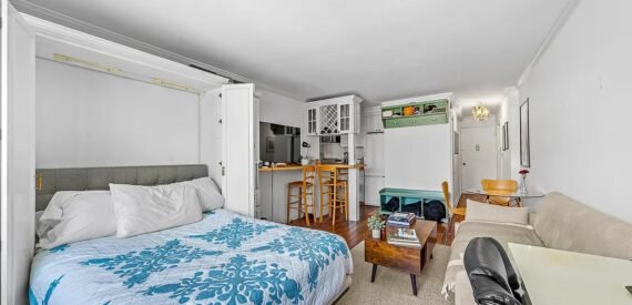 Spacious Renovated Studio in Lenox Hill with Rooftop, Doorman &amp; Prime Transit