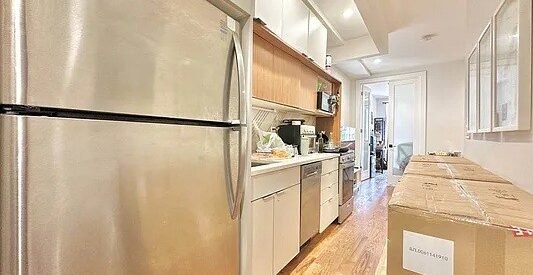 Sleek 2BR w/ Balcony &amp; Amenities Galore in the Heart of PLG! No Fee!