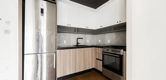 Modern 3BR Apartment in Kensington | Elevator, Gym, Roof Deck, Pet Friendly