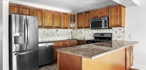 Spacious 3BR Duplex w/ Balcony, Soaring Ceilings &amp; Modern Upgrades in Weeksville
