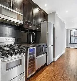 Amazing 3 Bedroom 2 baths beautiful apartment ~ washer and dryer in unit Queen size bedrooms