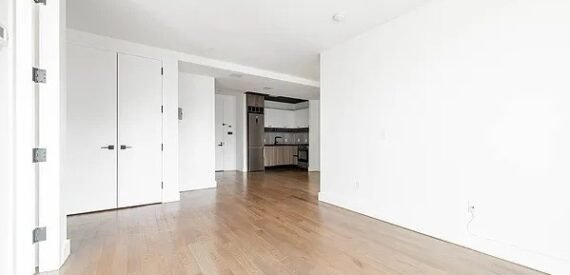 Modern 3BR Apartment in Kensington | Elevator, Gym, Roof Deck, Pet Friendly