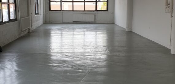 Corner Loft /High Ceiling /Subway/Freight Elevator/Loading Dock/ Light (Long Island City (TEXT ONLY, TEXT ONLY) – Court Square Area)