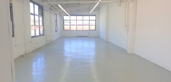 Corner Loft /High Ceiling /Subway/Freight Elevator/Loading Dock/ Light (Long Island City (TEXT ONLY, TEXT ONLY) – Court Square Area)