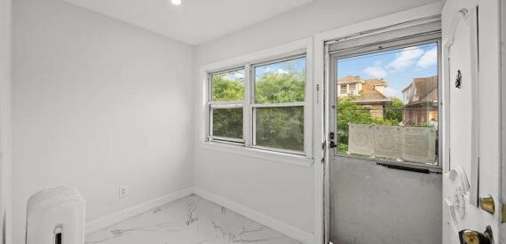 Spacious Renovated 3BR Home with Parking in Woodhaven, Queens – Prime Location!