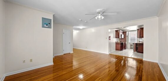 Modern Sunlit Studio in Jamaica, Queens – Prime Location &amp; Contemporary Comfort