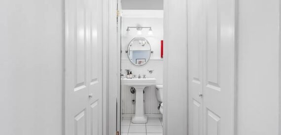 Spacious Renovated Studio in Lenox Hill with Rooftop, Doorman &amp; Prime Transit