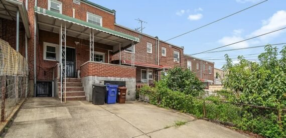 Spacious Whole-House Rental with Parking &amp; EV Charger in Prime Astoria Location
