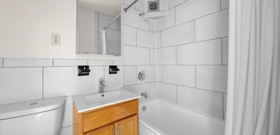 Spacious Pre-War 2BR in Elevator Building – Prime Elmhurst Location!