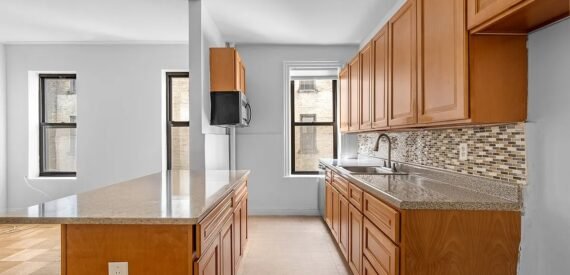 Sun-Filled 2BR Apartment in Prospect-Lefferts Gardens – Prime Location &amp; Amenities