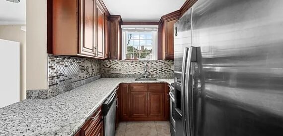 Charming 3-Bedroom Home with Spacious Backyard