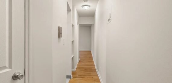 Charming Pet-Friendly Studio in Prime Jackson Heights – Utilities Included!