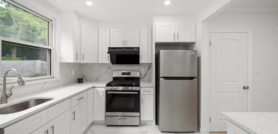 Spacious Renovated 3BR Home with Parking in Woodhaven, Queens – Prime Location!