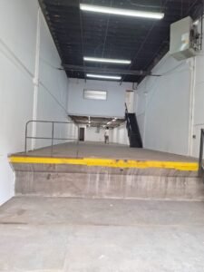 WAREHOUSE FOR RENT WITH A LOADING DOCK -SUNSET PARK