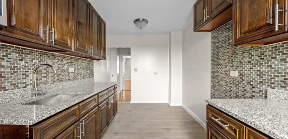 Spacious Pre-War 2BR in Elevator Building – Prime Elmhurst Location!