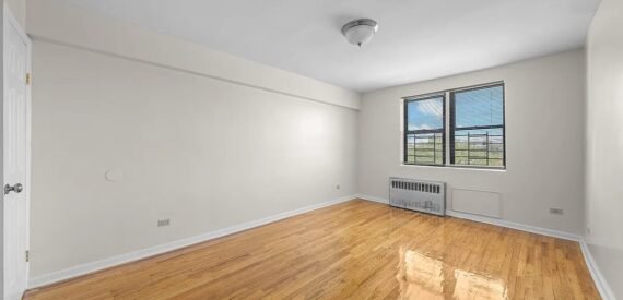 Spacious Pre-War 2BR in Elevator Building – Prime Elmhurst Location!