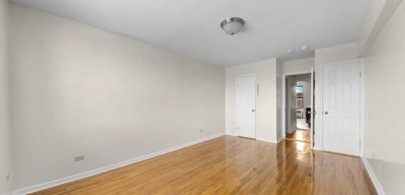 Spacious Pre-War 2BR in Elevator Building – Prime Elmhurst Location!