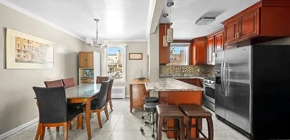 Charming 3-Bedroom Home with Spacious Backyard