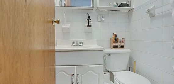 Bright South-Facing 1BR Apartment in Lenox Hill – Steps from Q Train &amp; Amenities