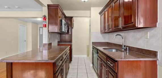 Modern 1-Bedroom Apartment in Jamaica, Queens – Prime Location &amp; Amenities