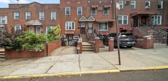 Spacious Whole-House Rental with Parking &amp; EV Charger in Prime Astoria Location
