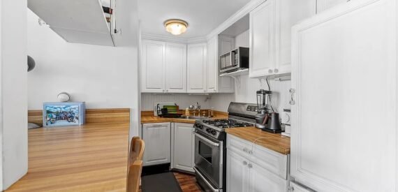 Spacious Renovated Studio in Lenox Hill with Rooftop, Doorman &amp; Prime Transit