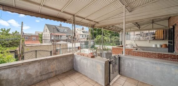 Spacious Whole-House Rental with Parking &amp; EV Charger in Prime Astoria Location