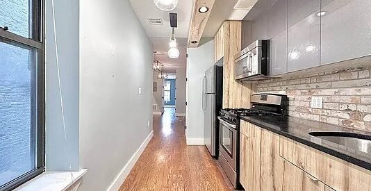 Spacious 3BR/2BA Bushwick Gem – Prime Location, Rooftop, Laundry, Pet Friendly!