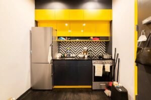 Sun-Filled 1BR w/ Rooftop, Laundry & Prime Transit in Crown Heights Historic District