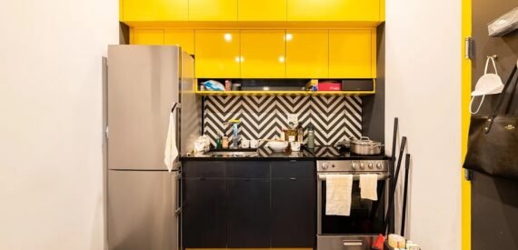 Sun-Filled 1BR w/ Rooftop, Laundry &amp; Prime Transit in Crown Heights Historic District