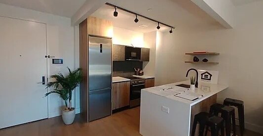 Luxury Sun-Filled 2BR w/ Balcony, Rooftop, Gym &amp; NO FEE – Prime Flatbush!