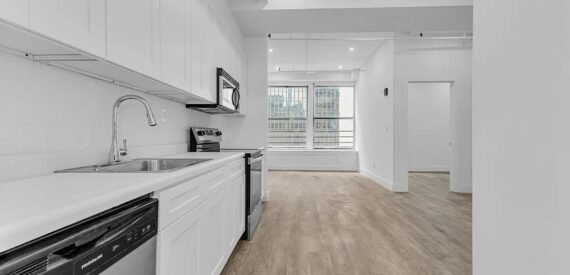 Spacious 3BR/2BA Apartment in Garment District—Best Value &amp; Location!