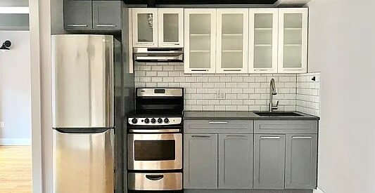 Modern 2BR Flatbush Apartment w/ Rooftop, Gym &amp; Parking – Prime Location!