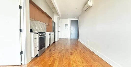 Luxury 2BR w/ Balcony &amp; Full Amenities in Prospect Lefferts Gardens – No Fee!