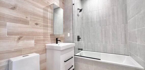 Modern 2BR Flatbush/PLG – Luxury Amenities, Rooftop, Steps to Prospect Park!