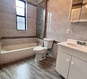 Spacious Renovated 1BR by Prospect Park – XL King Bedroom, Elevator, Laundry