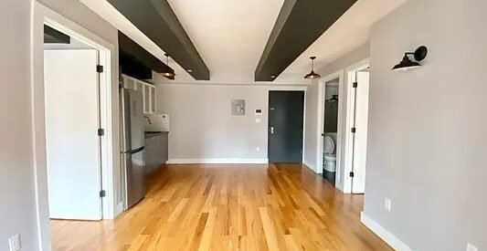 Modern 2BR Flatbush Apartment w/ Rooftop, Gym &amp; Parking – Prime Location!