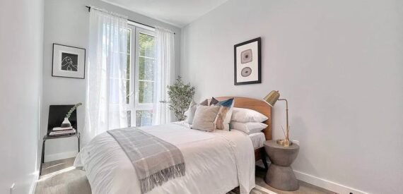 Modern 2BR Flatbush/PLG – Luxury Amenities, Rooftop, Steps to Prospect Park!