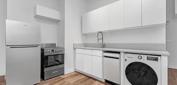 Luxury modern 2 bedroom loft in Midtown south ~ Doorman ~ Elevator ~ Laundry