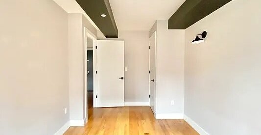 Modern 2BR Flatbush Apartment w/ Rooftop, Gym &amp; Parking – Prime Location!