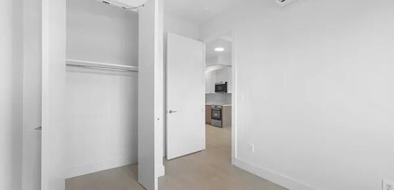 Modern 2BR w/ Rooftop, Elevator, Laundry &amp; Parking in Wingate – No Fee!